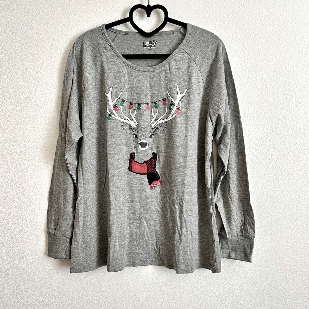 FamJams Gray Red Holiday Reindeer Light Bulbs Long Sleeve Pajama Top Sz XL